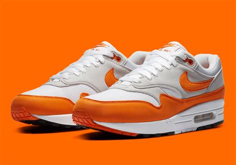 air max 1 anniversary orange.